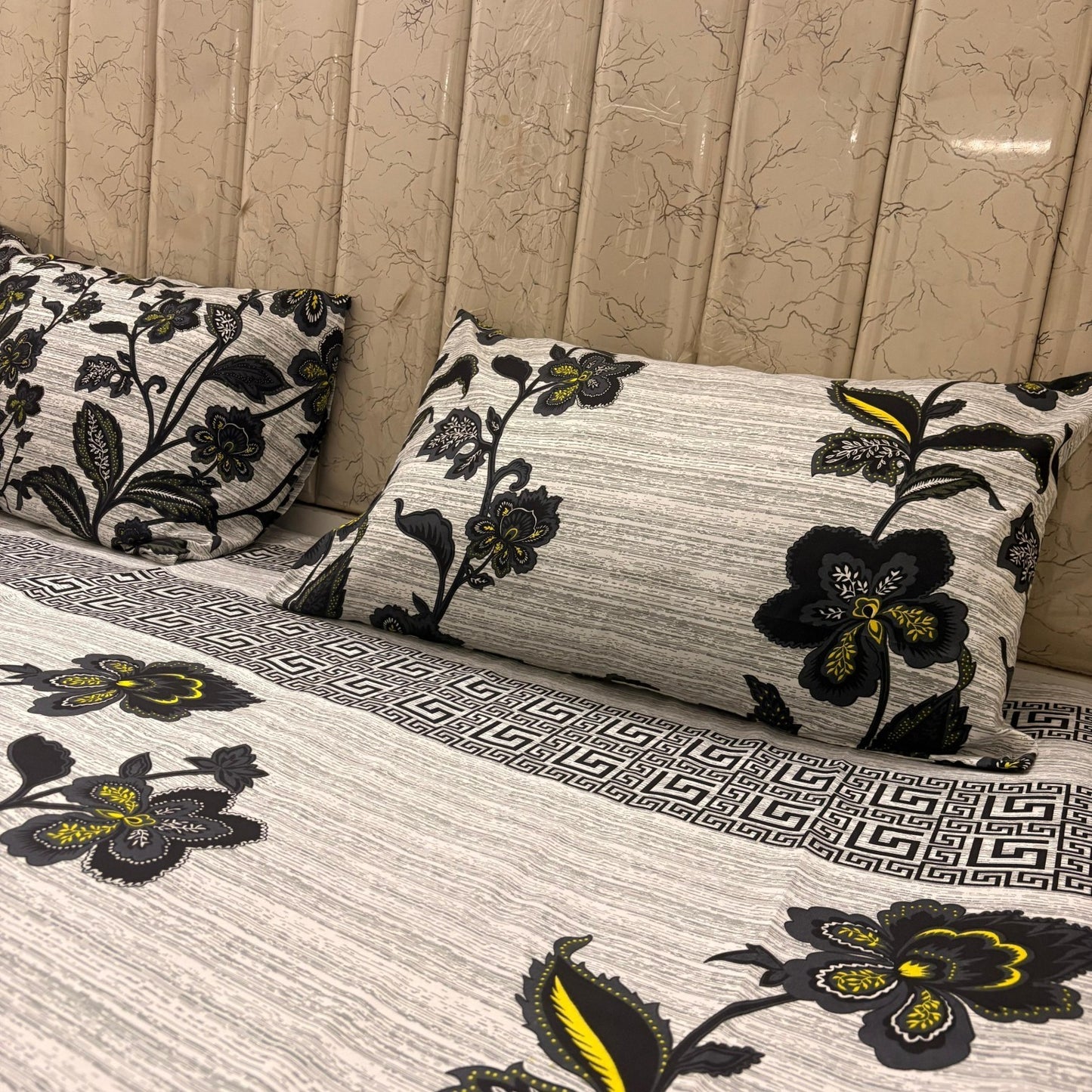 Bloomveil 3 Pcs King Size Bed Sheet - White Bloom