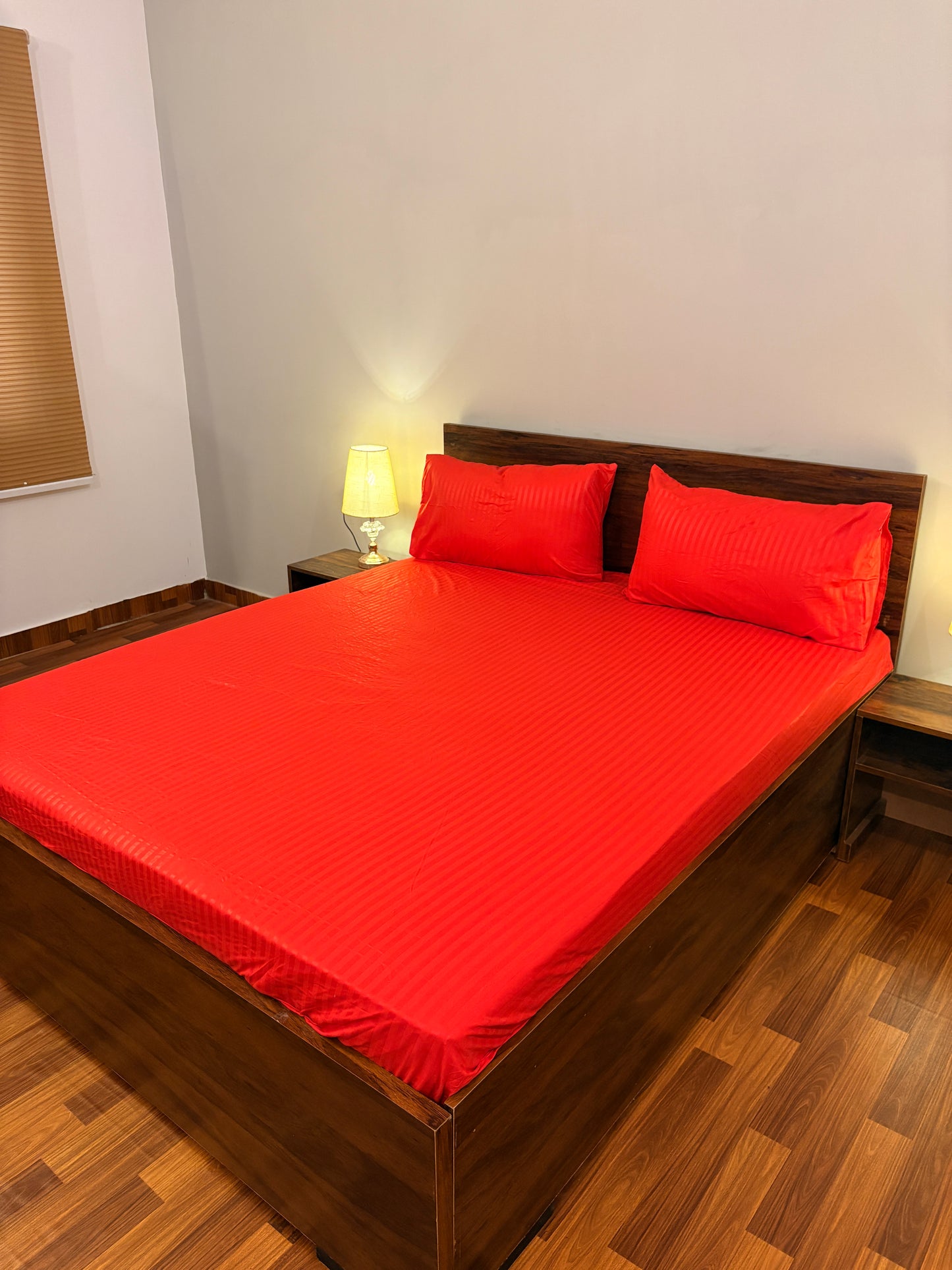 Elegant Fitted Bed Sheet Crimson Red