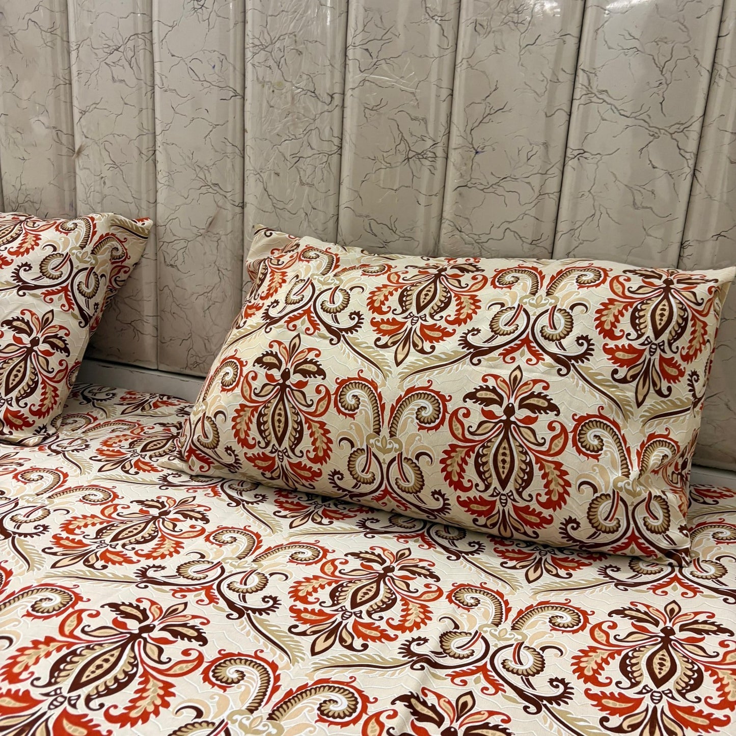 Bloomveil 3 Pcs King Size Bed Sheet - Crimson Petal