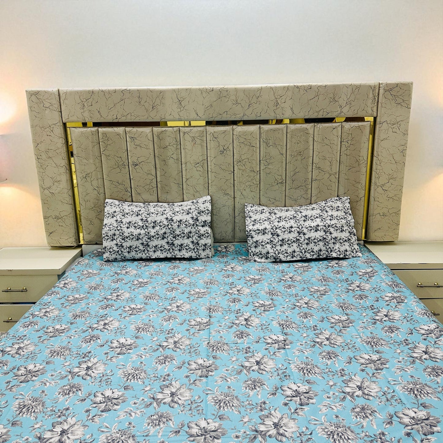 Premium Cotton 4 Pcs Bed Sheets King Size - Charcoal Bloom