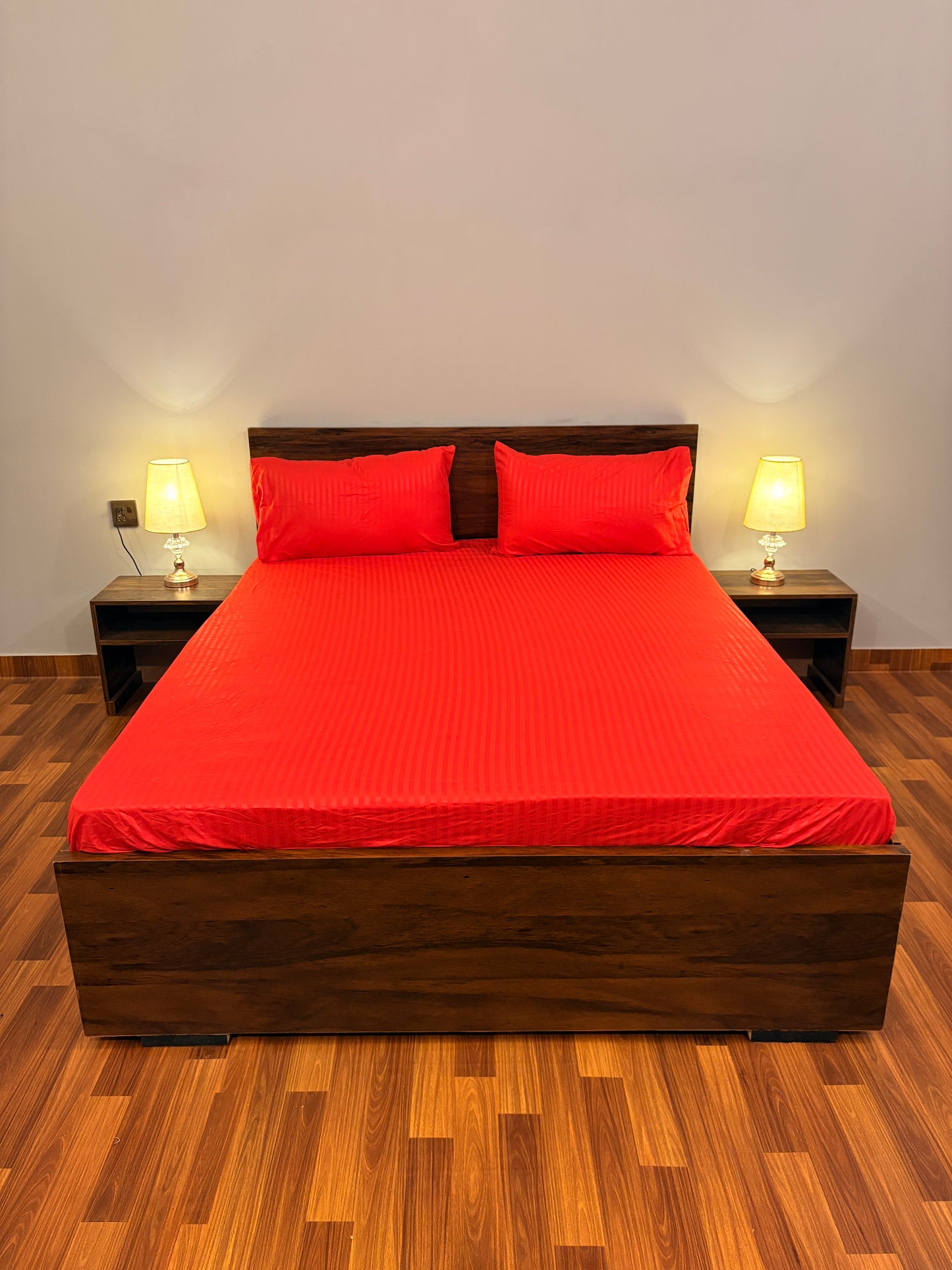 Elegant Fitted Bed Sheet Crimson Red
