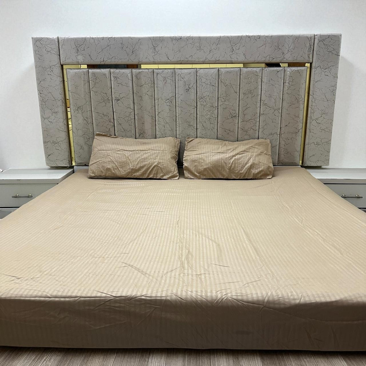 Elegant Fitted Bed Sheet King Size - Beige