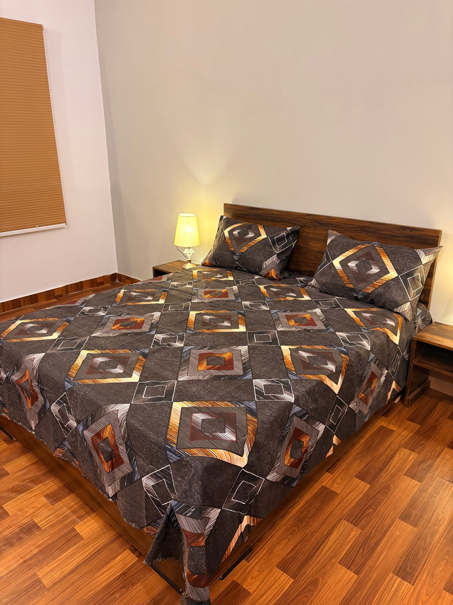 Bloomveil Bed Sheet – Onyx (Bronze)