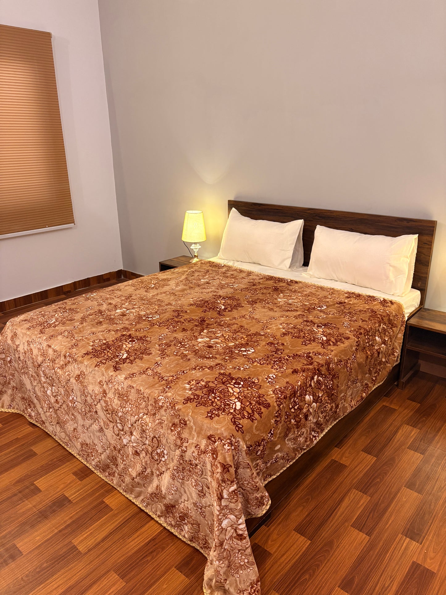 Bloomhaven AC Blanket Amber Lace